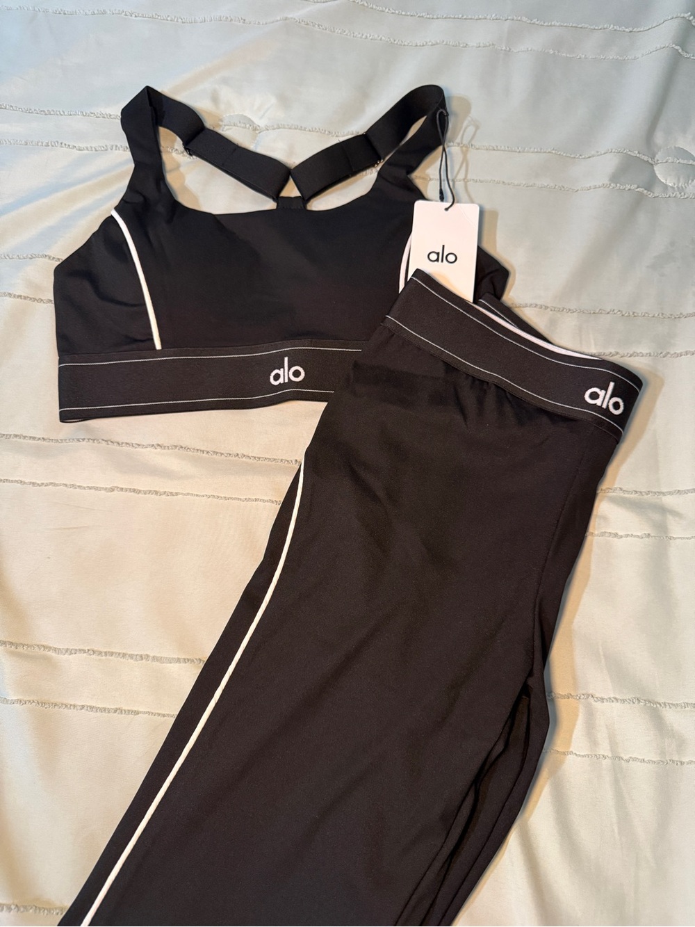 ALO Yoga Black Sports Bra and Leggings Set with White Trim